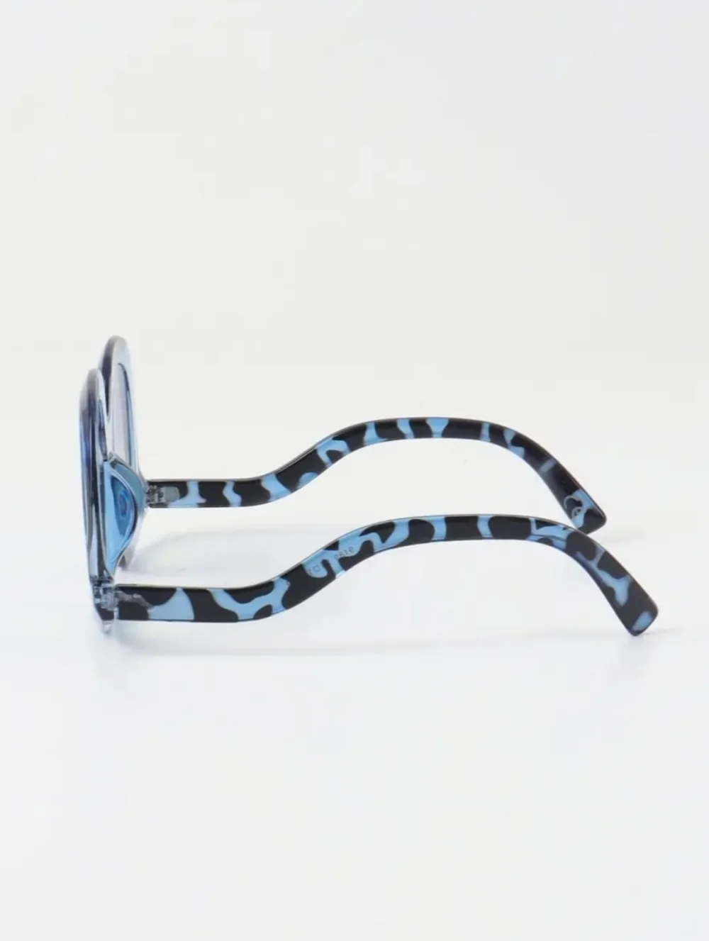 Blue Oversized Round Tortoise Arm Sunglasses